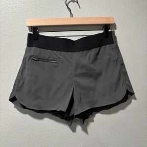 Athleta Mod Trekkie Stretch Ripstop Zip Pockets Elastic Waist Shorts Size 8